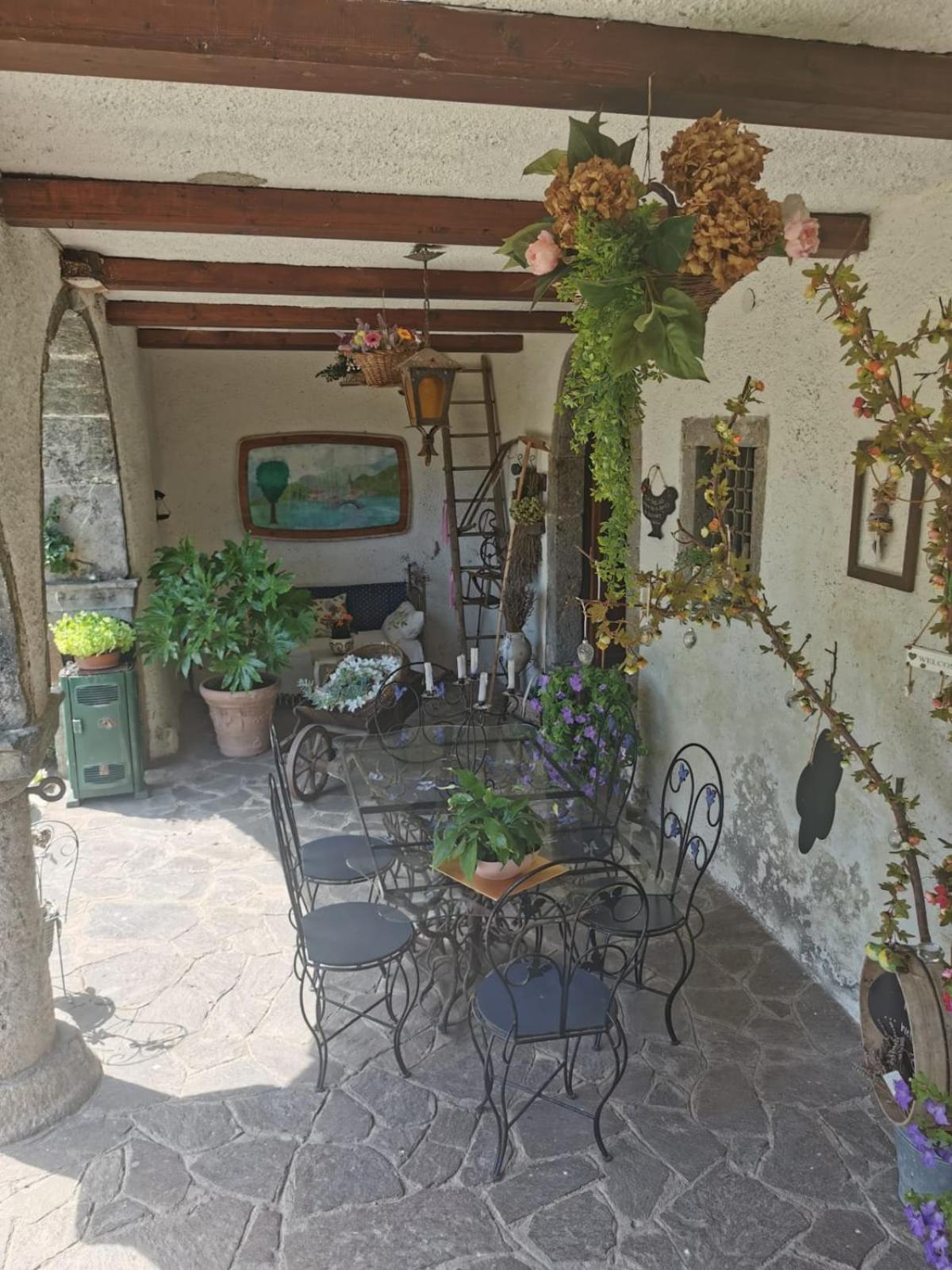 A Casa Di Gianni E Mari Bed & Breakfast Vestone Dış mekan fotoğraf