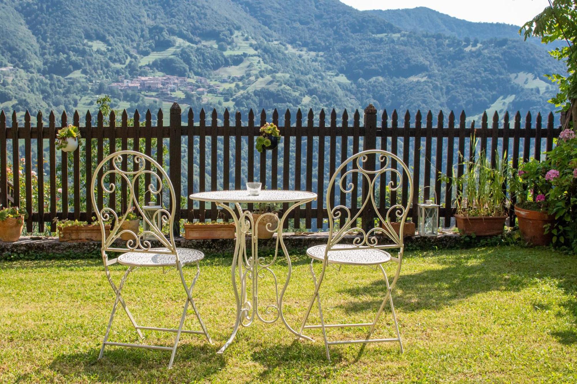A Casa Di Gianni E Mari Bed & Breakfast Vestone Dış mekan fotoğraf