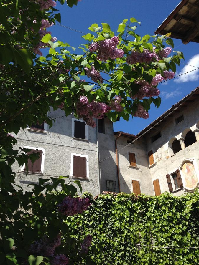 A Casa Di Gianni E Mari Bed & Breakfast Vestone Dış mekan fotoğraf