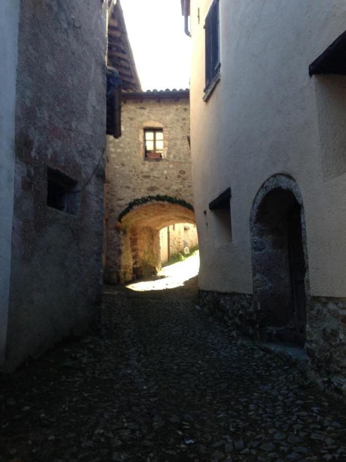A Casa Di Gianni E Mari Bed & Breakfast Vestone Dış mekan fotoğraf